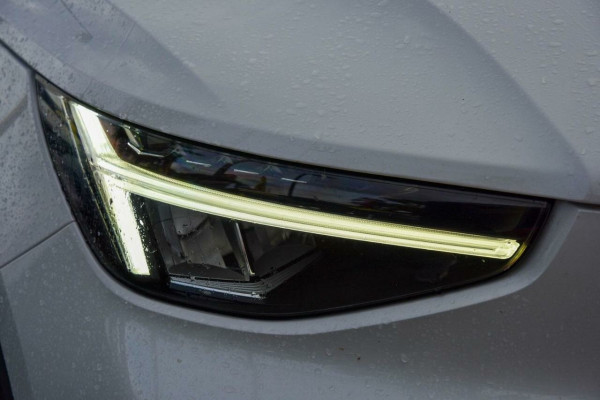 2022 MY23 Volvo XC40 XZ Plus B4 SUV Image 17