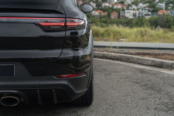 2022 Porsche Cayenne Turbo GT Coupe Image 9