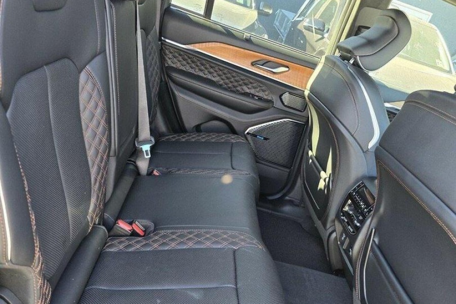 2023 Jeep Grand Cherokee WL Summit Reserve 4xe SUV Image 9