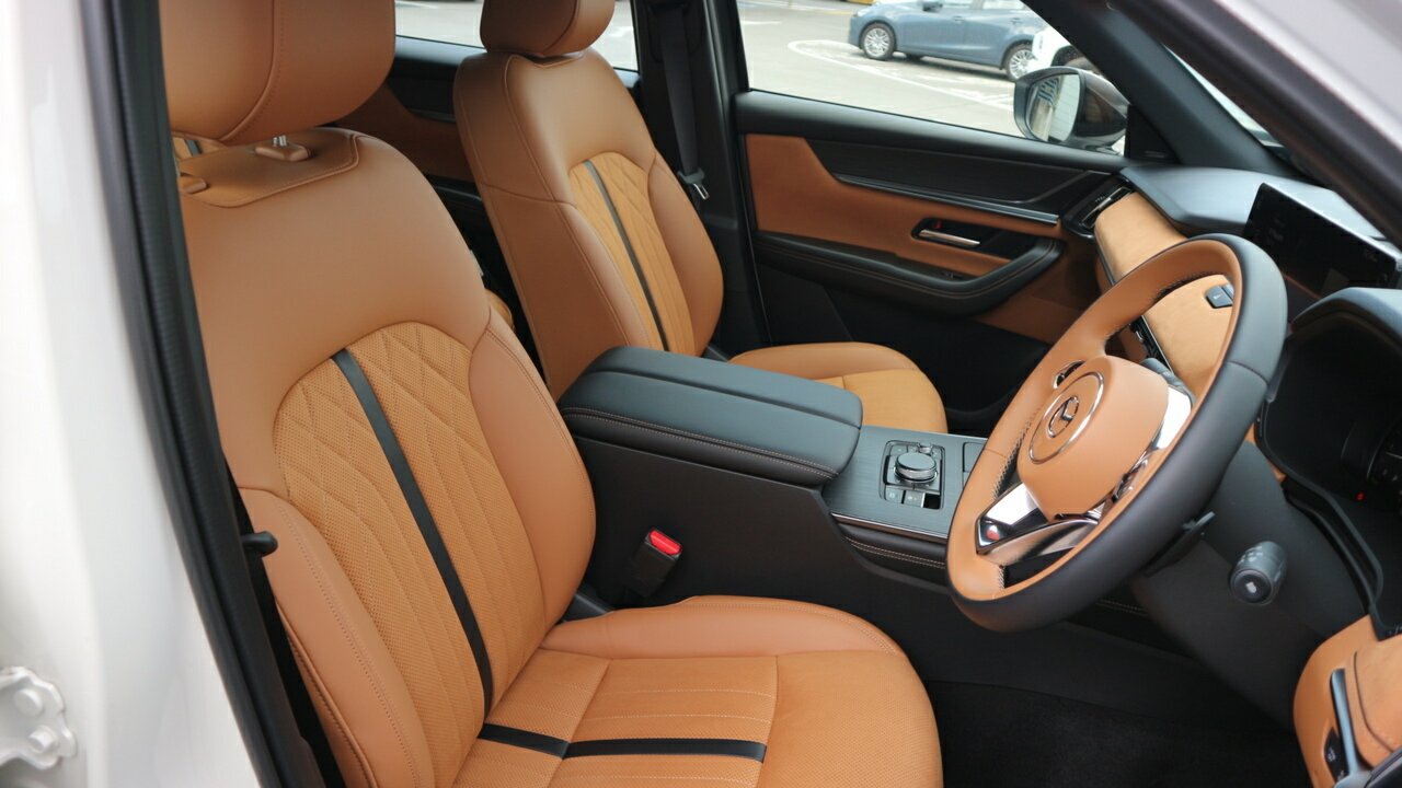 2024 Mazda CX-60 KH D50e Azami SUV Image 16
