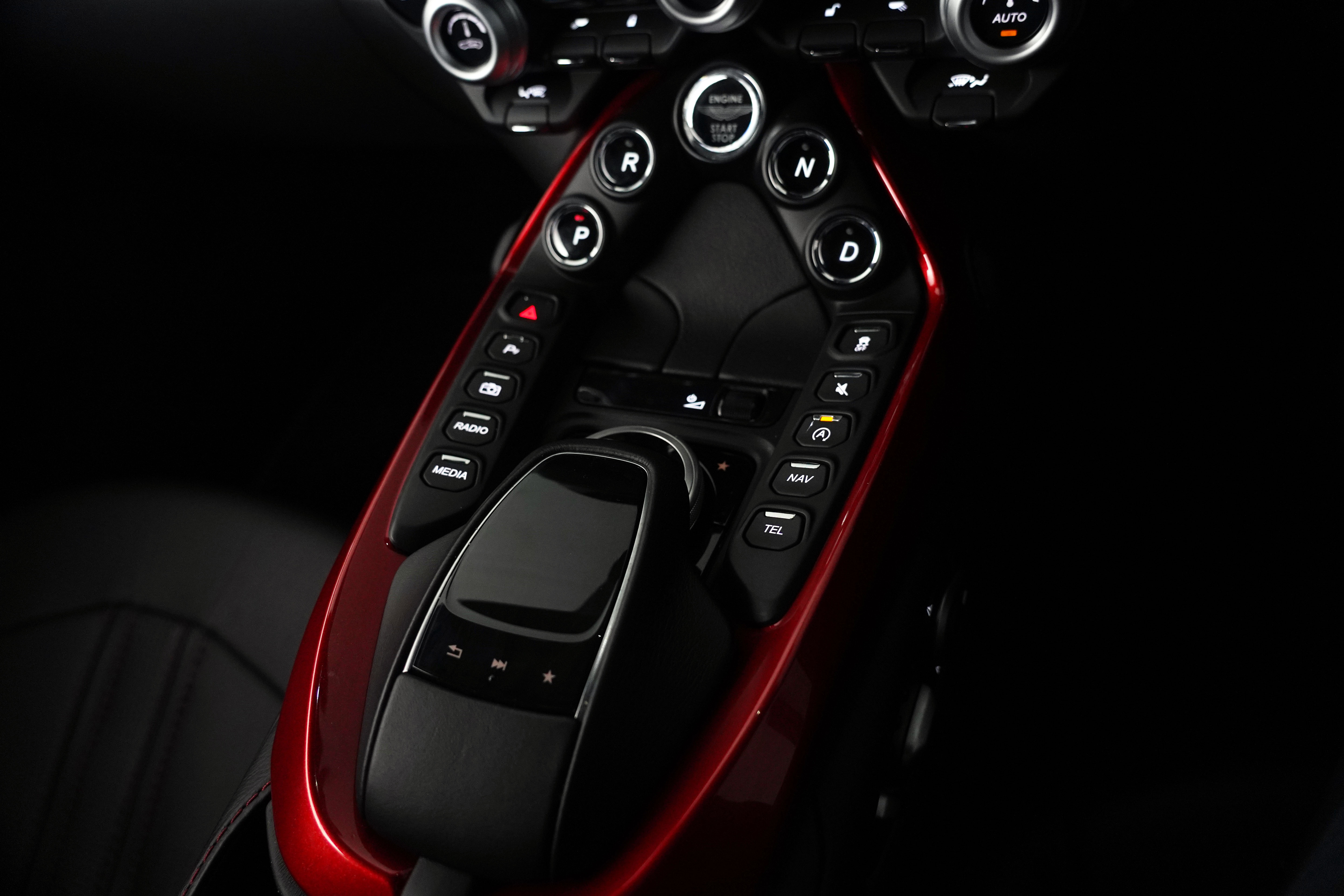 2022 Aston Martin Vantage  Coupe Image 34
