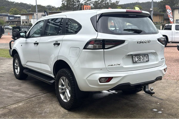 2022 Isuzu MU-X RJ LS-M SUV Image 6