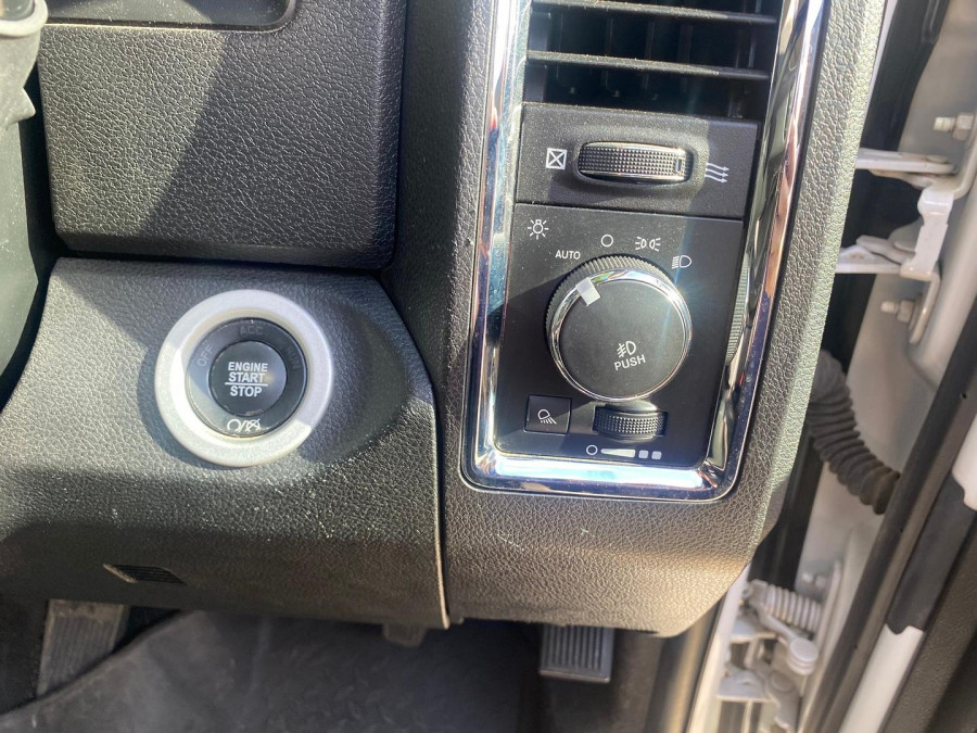 2017 Ram 2500  Laramie Ute Image 18