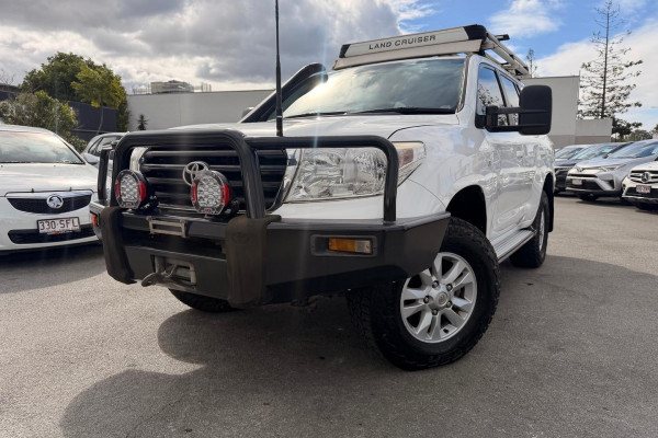 2009 Toyota LandCruiser VDJ200R GXL SUV Image 2