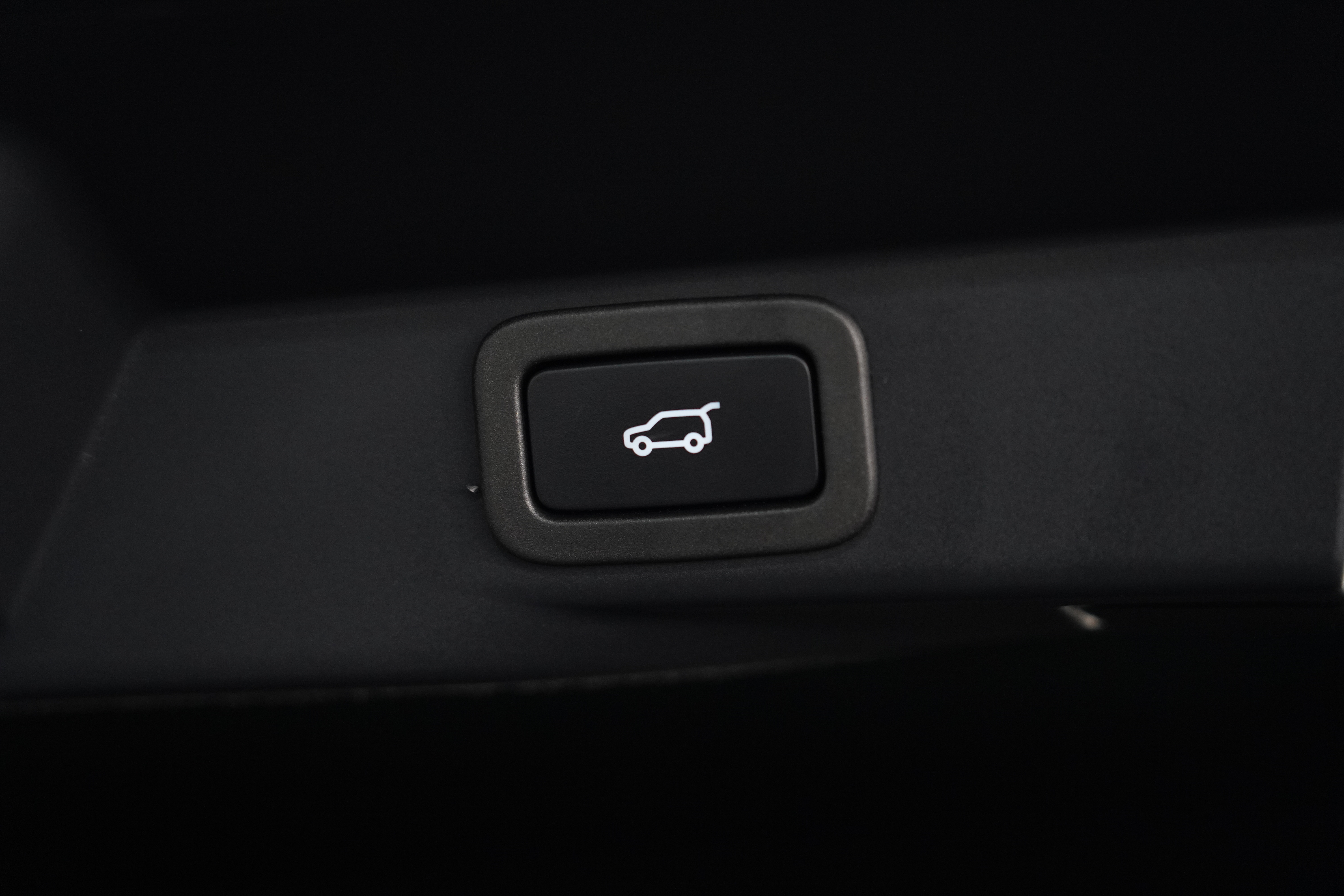 2022 Land Rover Range Rover Sport P575 SVR Carbon Edition SUV Image 29