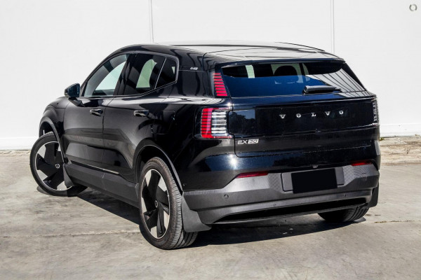 2026 Volvo EX30  Single Motor Extended Range Ultra SUV Image 5