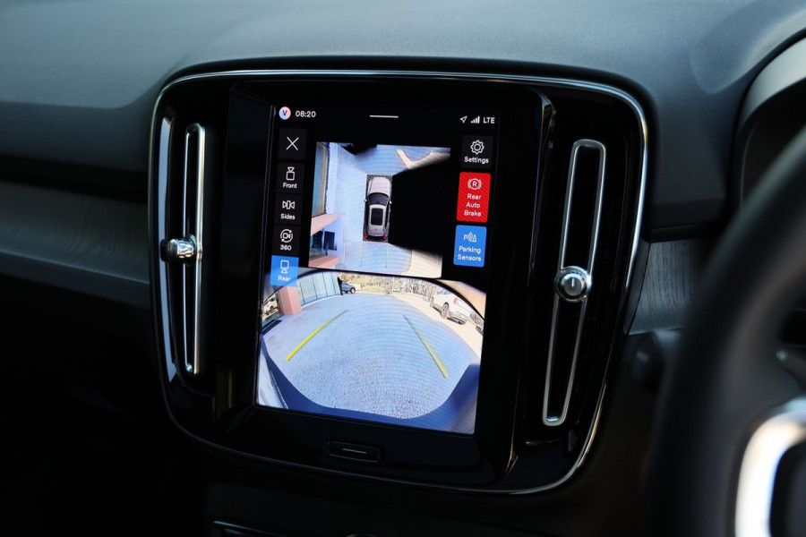 2026 Volvo XC40 XZ Ultra B4 Dark SUV Image 19
