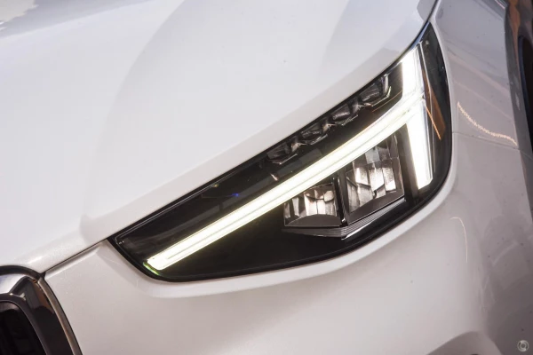 2026 Volvo XC40 XZ Plus B4 SUV Image 3