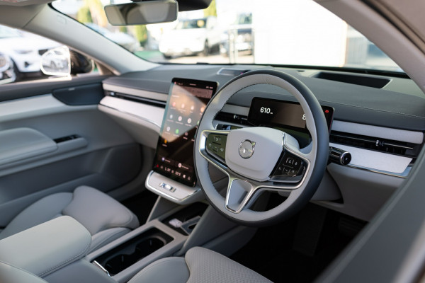2026 Volvo ES90  Plus Single Motor Sedan Image 14