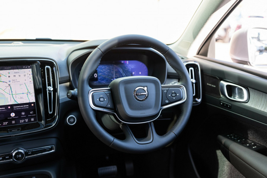 2026 Volvo XC40 XZ Ultra B4 Bright SUV Image 14