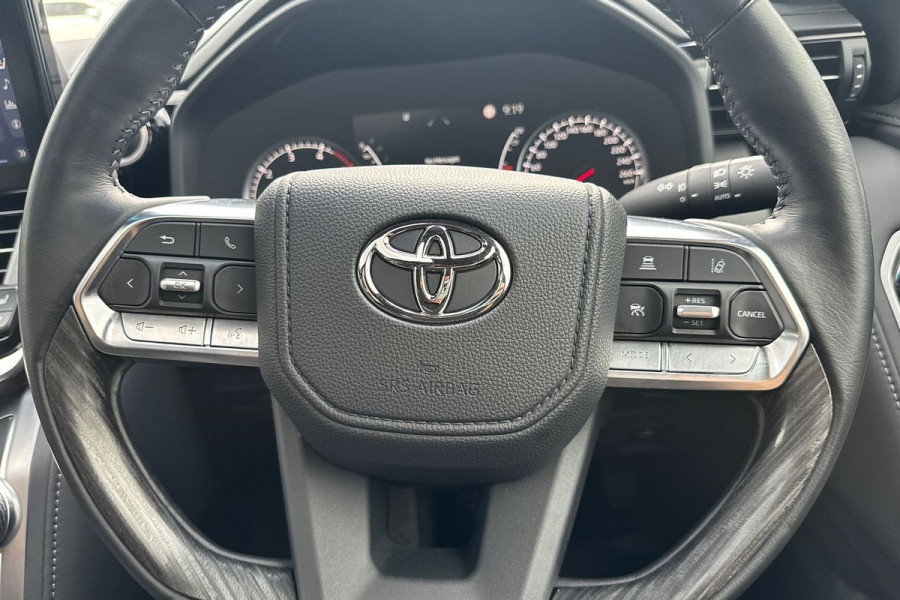 2023 Toyota LandCruiser FJA300R Sahara ZX SUV Image 14