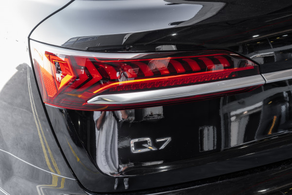 2020 Audi Q7 4M 45 TDI SUV image 21