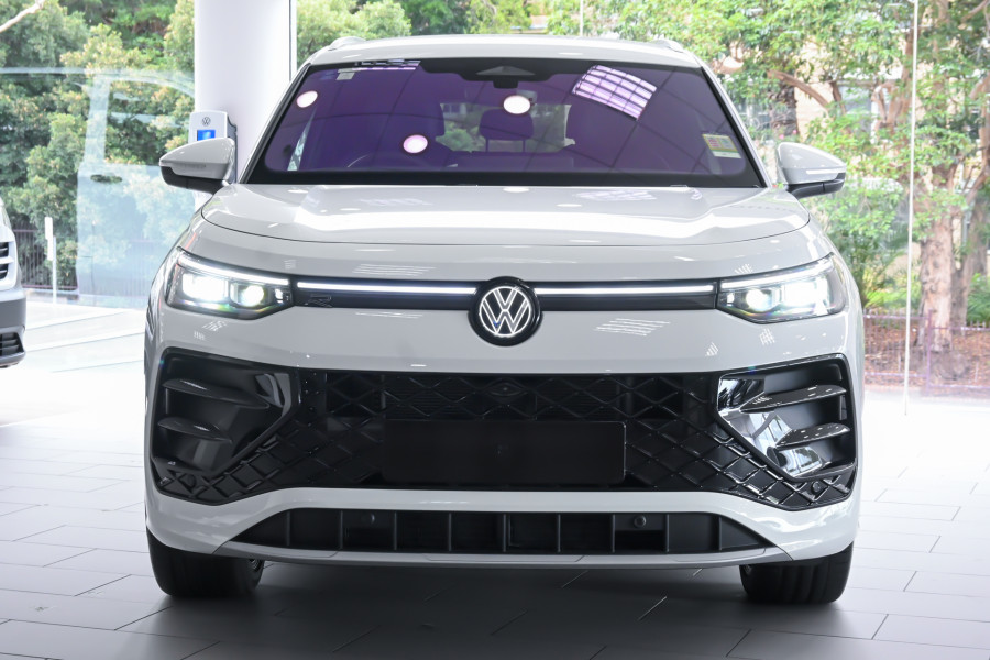 2025 Volkswagen Tayron R4 195TSI R-Line SUV Image 4
