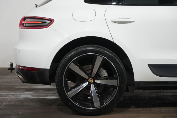 2018 Porsche Macan S Diesel SUV Image 6