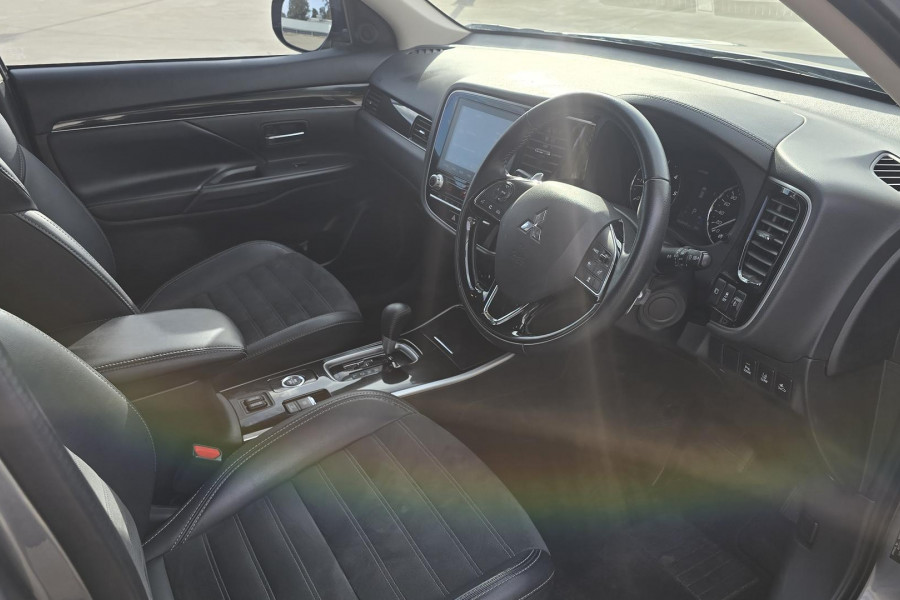 2020 MY21 Mitsubishi Outlander ZL LS SUV Image 10