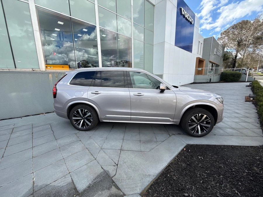 2026 Volvo XC90 L Series Plus B5 Bright SUV Image 12