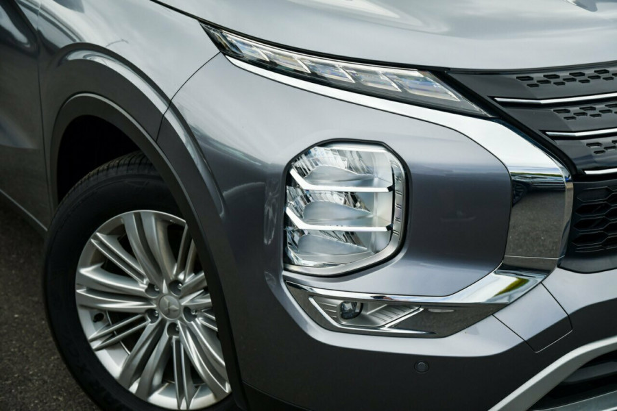 2024 Mitsubishi Outlander ZM LS SUV Image 6