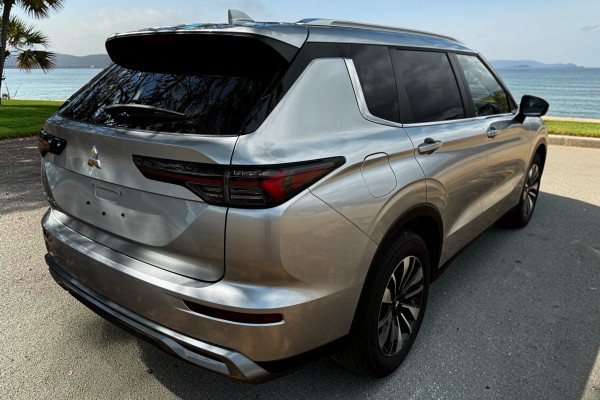 2025 Mitsubishi Outlander ZM LS SUV Image 6