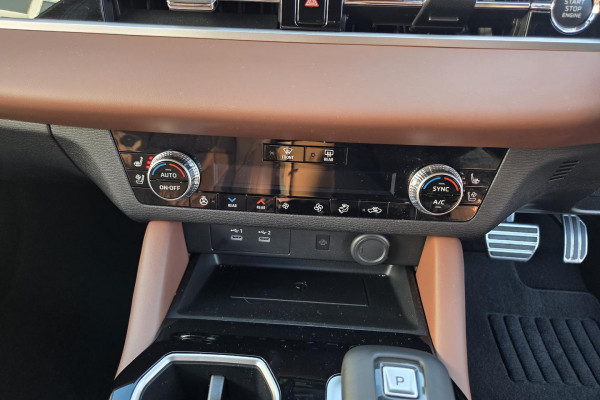 2025 Mitsubishi Outlander ZM Exceed Tourer SUV Image 9