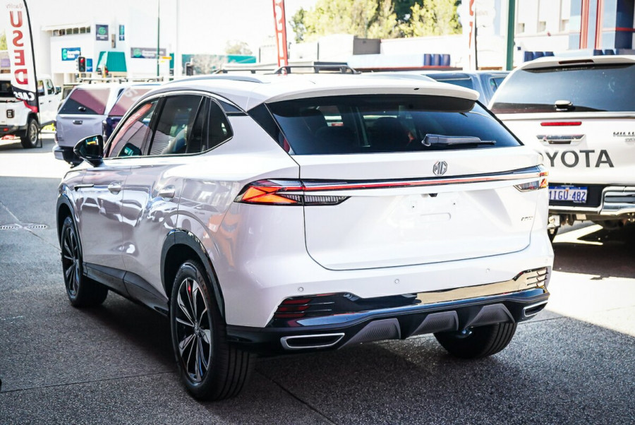 2025 MG HS AS33 Essence SUV Image 8