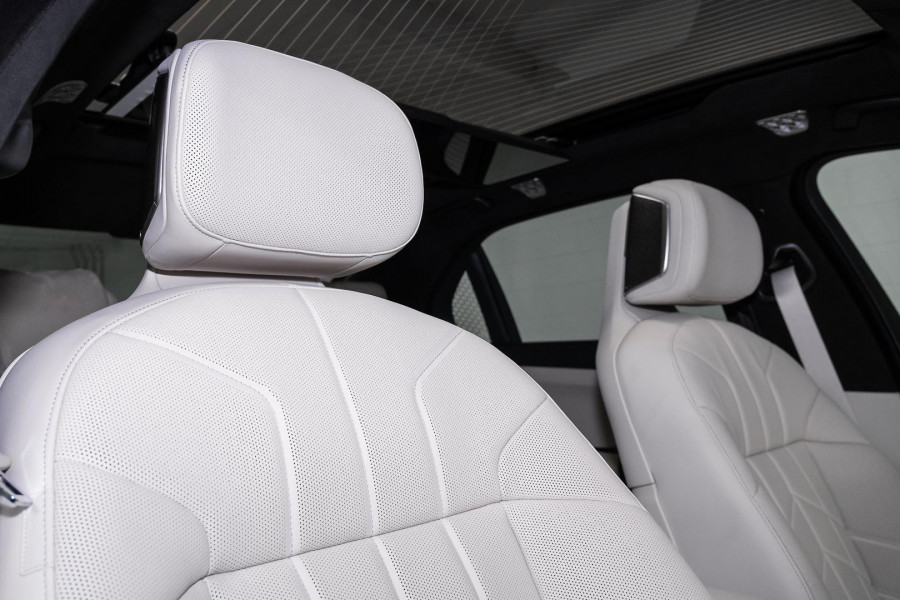 2024 BMW i7 G70 M70 xDrive Sedan