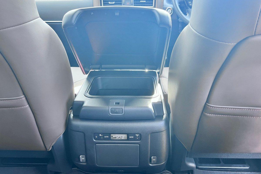 2025 Nissan Patrol Y62 Series 5 Ti SUV Image 21
