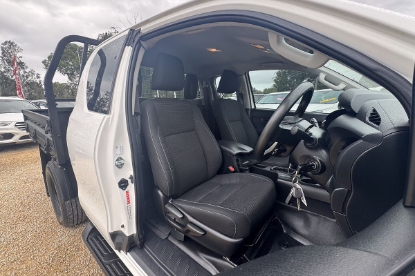 2021 Toyota HiLux GUN126R SR Extra Cab Chassis Image 4