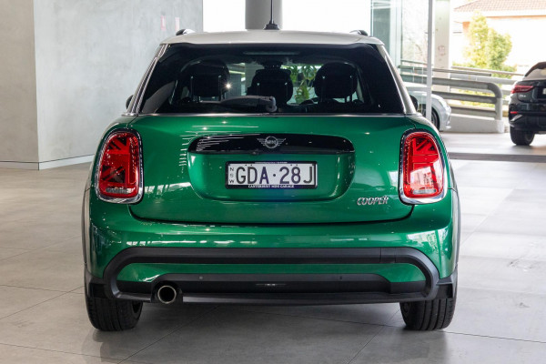 2023 MINI Cooper F55 LCI-2 C Classic Hatch image 5
