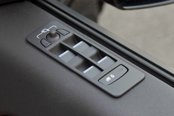 2026 Land Rover Discovery Sport L550 P250 Landmark SUV image 21