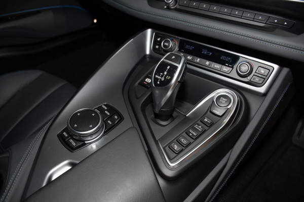 2015 BMW I8 Phev Coupe image 18