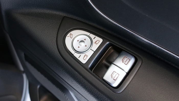 2020 Mercedes-Benz Vito Van Image 18