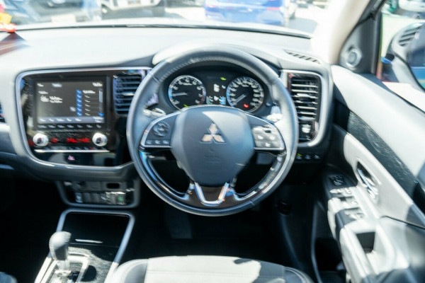 2021 Mitsubishi Outlander ZL LS SUV Image 11