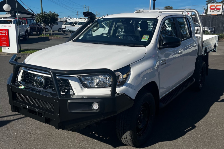 2025 MY24 Toyota HiLux GUN126R SR 4x4 FARM PACK Cab Chassis Image 18