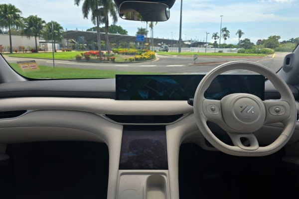 2025 MG IM6 S12L Platinum SUV Image 5