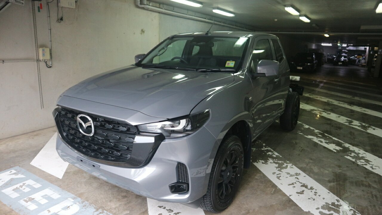 2025 Mazda BT-50 TF XT Cab Chassis Image 3