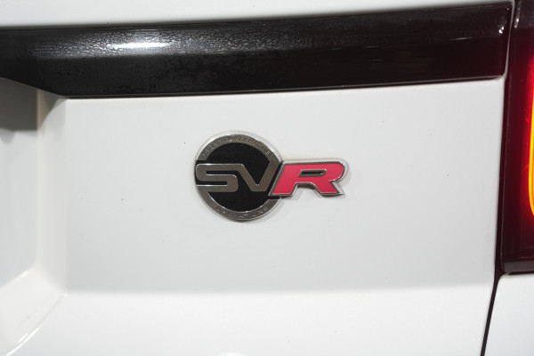 2021 Land Rover Range Rover Sport P575 SVR SUV image 9