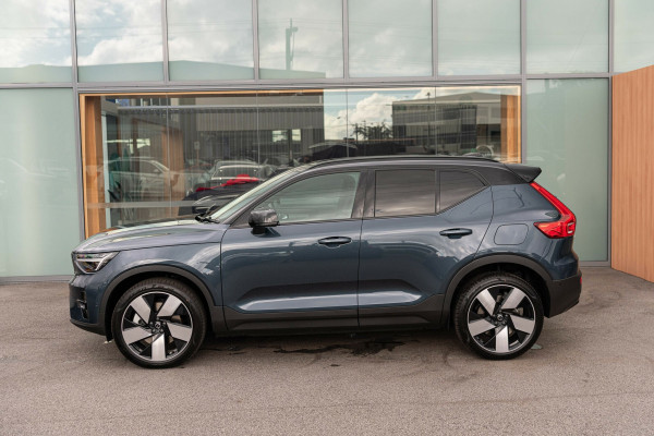 2026 Volvo EX40  Ultra Twin Motor Performance SUV Image 7