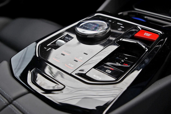 2025 BMW M5 G90  Sedan image 17