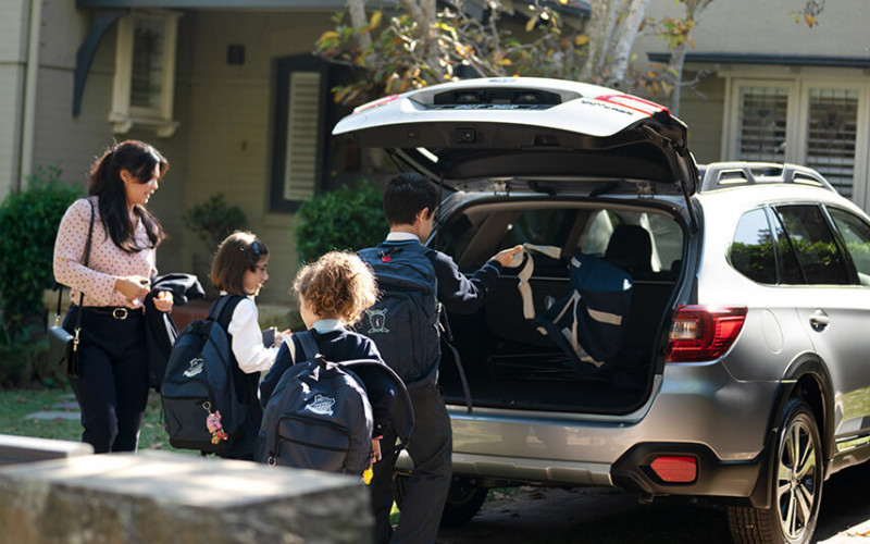 Standard specs and features Image