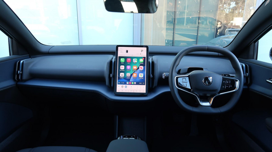 2025 Volvo EX30  Single Motor Extended Range Ultra SUV Image 2