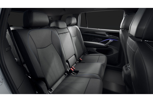 2025 MY26 Volkswagen Tayron R4 195TSI R-Line SUV Image 9