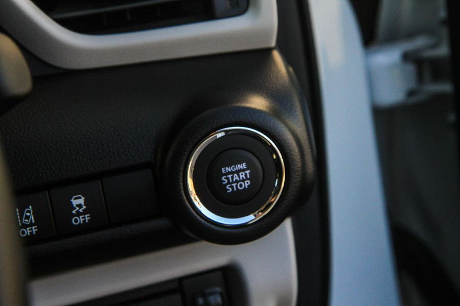 2025 Suzuki Swift UZ Hybrid Hatch Image 11