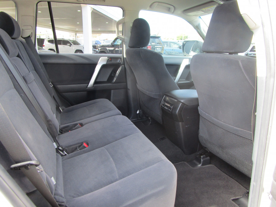 2015 Toyota LandCruiser Prado GDJ150R GXL SUV Image 13