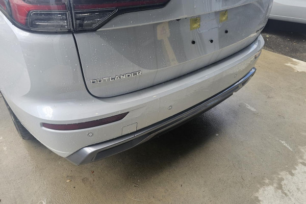 2025 Mitsubishi Outlander ZM Exceed SUV Image 6