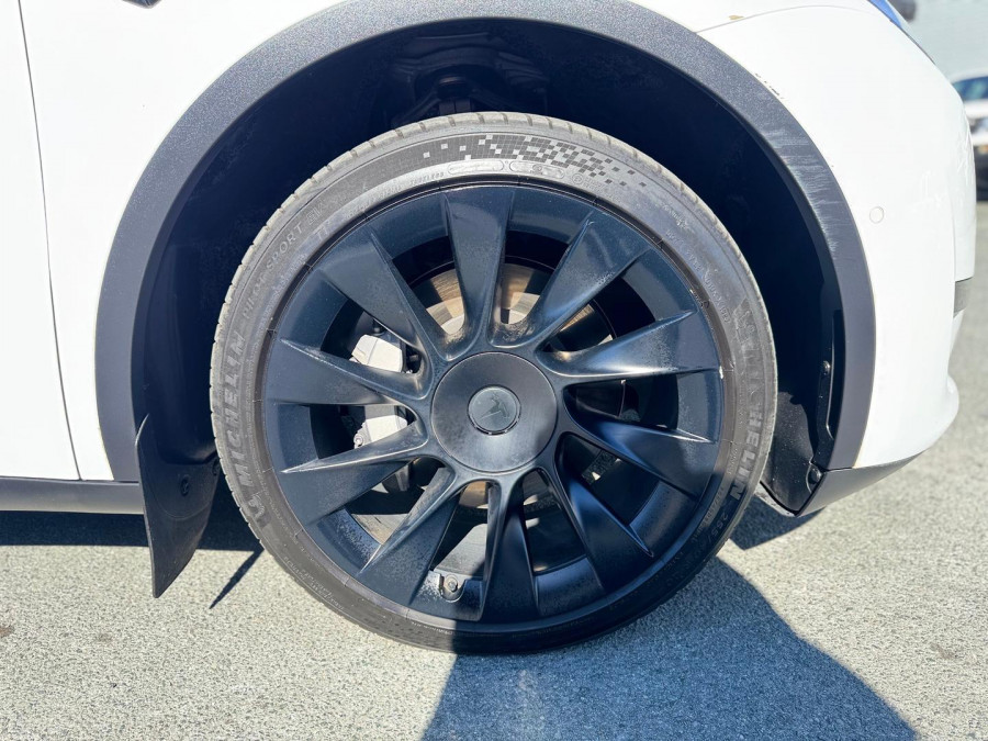 2023 Tesla Model Y  Rear-Wheel Drive SUV Image 22