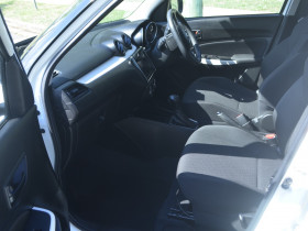 2018 Suzuki Swift AZ Navigator Hatchback