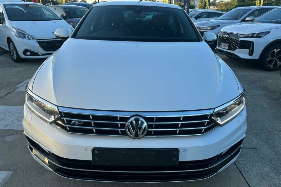2017 MY18 Volkswagen Passat B8 206TSI R-Line Sedan Image 10