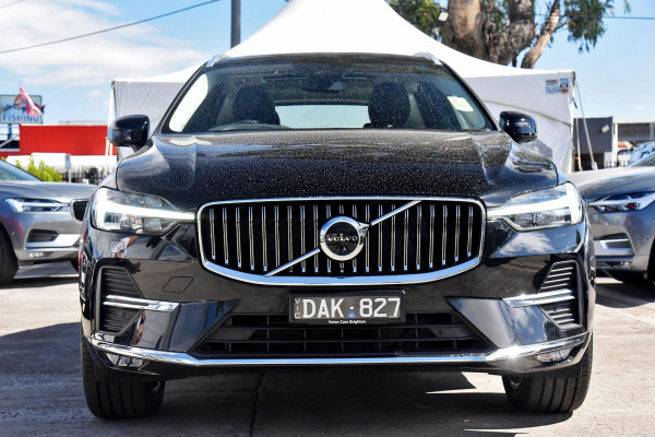 2023 Volvo XC60  Ultimate B5 Bright SUV Image 3