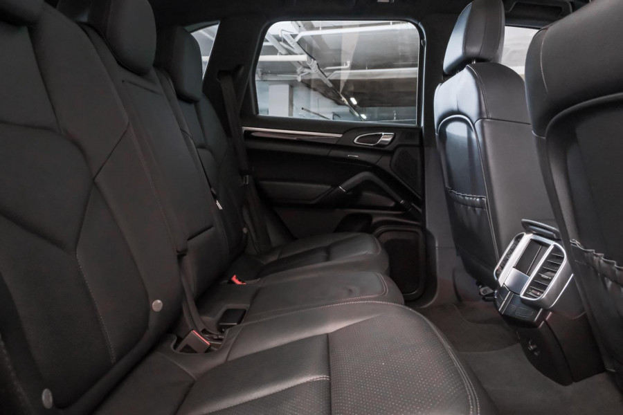 2012 MY13 Porsche Cayenne 92A SUV