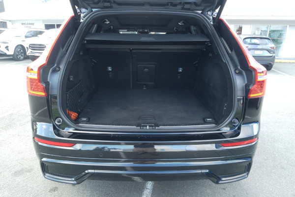 2021 MY22 Volvo XC60 UZ B6 R-Design SUV Image 14